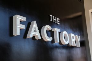 bostonsignsandwraps.com